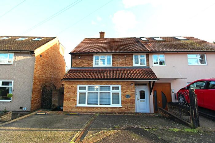 2 Bedroom Semi-Detached House To Rent In Dewsbury Gardens, RM3