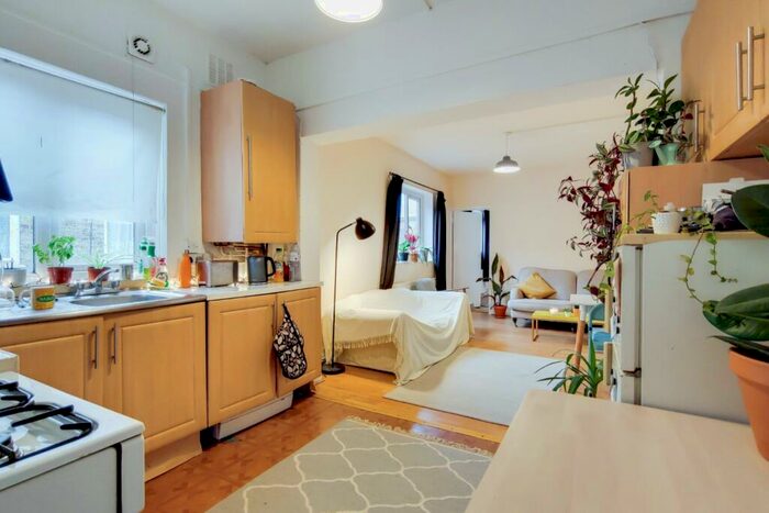 1 Bedroom Flat To Rent In Brockley Road, Brockley, London, SE4