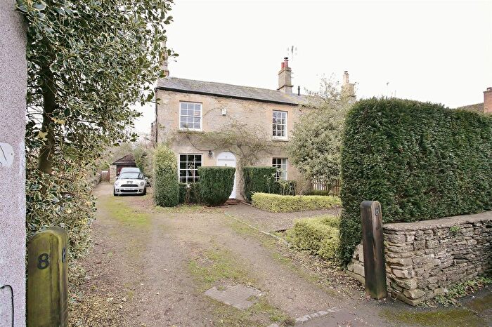 4 Bedroom Semi-Detached House To Rent In The Rookery, Kidlington, OX5