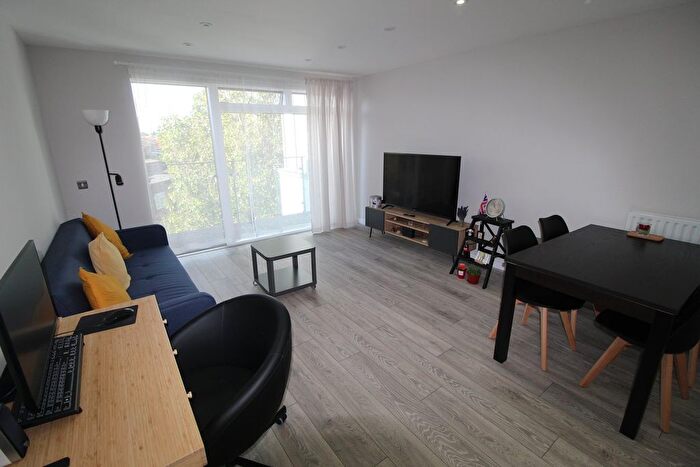3 Bedroom Flat To Rent In Airco Close, London, NW9