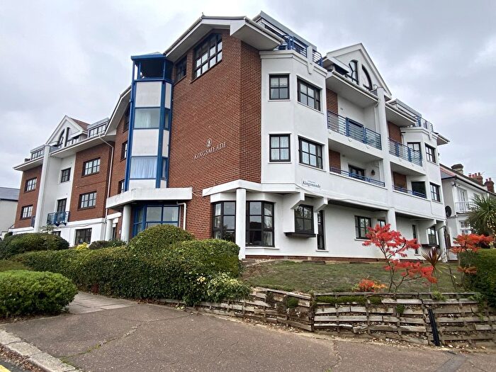 2 Bedroom Flat For Sale In Kings Road, Westcliff-On-Sea, SS0