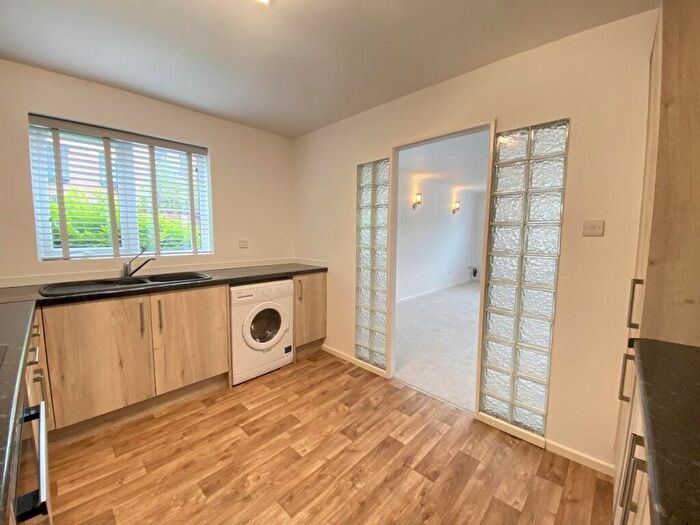 2 Bedroom Flat To Rent In Chevin Court, New Zealand Lane, Duffield, DE56