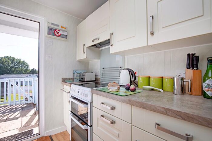 2 Bedroom Bungalow For Sale In Greenway Road, Galmpton, Brixham, TQ5