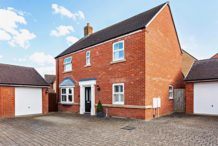 4 Bedroom Detached House For Sale In Red Kite Drive, Oundle, PE8