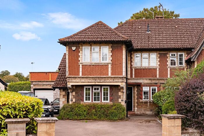 2 Bedroom Apartment To Rent In Between Streets, Cobham, KT11