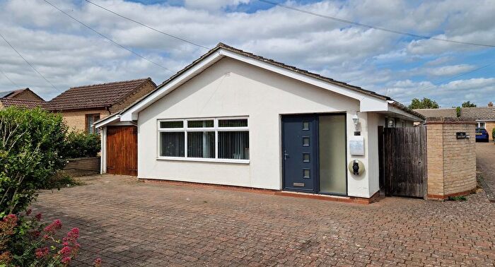 3 Bedroom Bungalow For Sale In West Street, Over, Cambridge, CB24