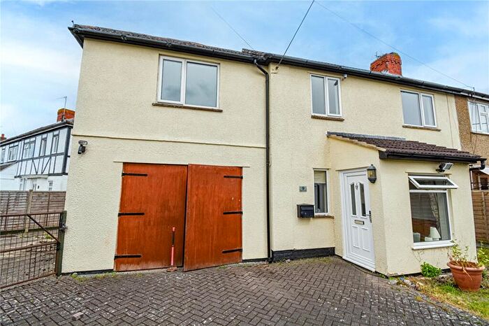 4 Bedroom Semi-Detached House To Rent In Bowness Avenue, Didcot, Oxfordshire, OX11