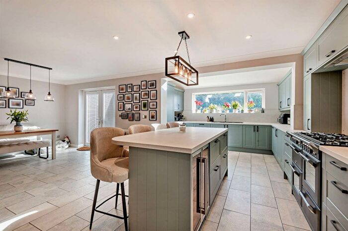 4 Bedroom Detached House For Sale In Thurston Gate, Peterborough, PE3