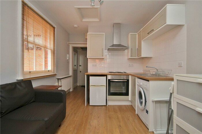 1 Bedroom Apartment To Rent In Baillie Road, Guildford, Surrey, GU1