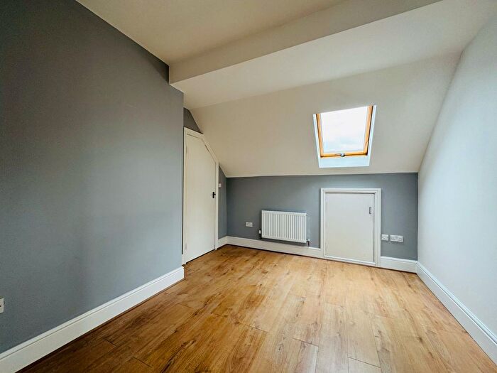 1 Bedroom Flat To Rent In Cranbrook Road, Ilford, IG2