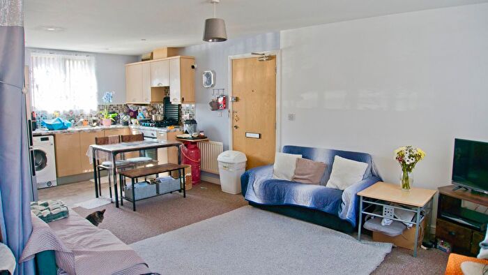 2 Bedroom Flat For Sale In Sockburn Close, Hamilton, Leicester, LE5