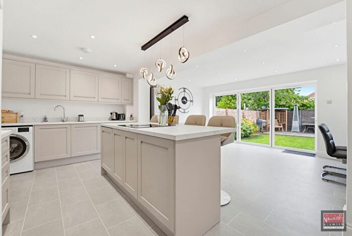 3 Bedroom Semi-Detached House For Sale In Anderson Drive, Ashford, TW15