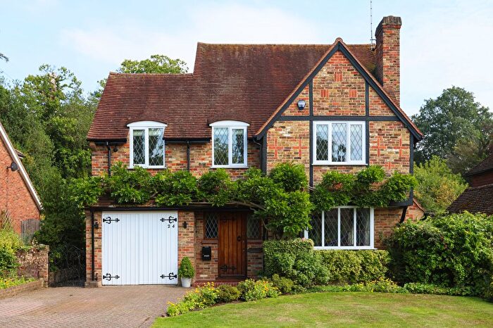 3 Bedroom Detached House To Rent In Riverside Drive, Esher, Surrey, KT10