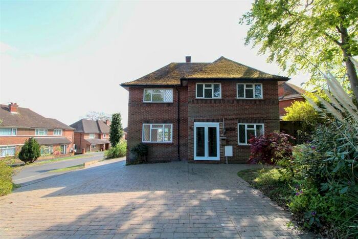 3 Bedroom Detached House To Rent In Fernhill Lane, Blackwater, Camberley, GU17
