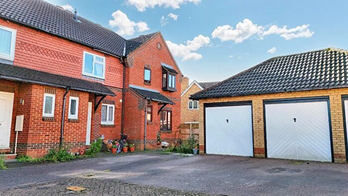 3 Bedroom End Of Terrace House For Sale In Torre Abbey, Bedford, MK41