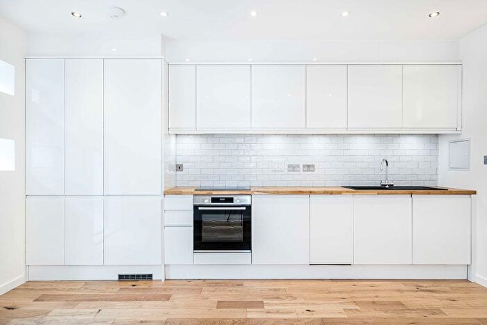 1 Bedroom Flat For Sale In Burrows Mews, Loha House, SE1