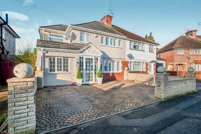 4 Bedroom Property To Rent In The Chase, Watford, WD18