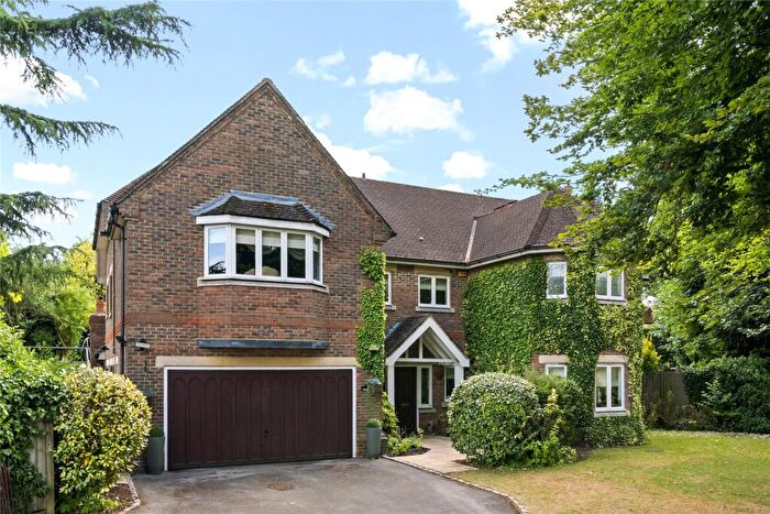 5 Bedroom Detached House For Sale In Arbour Close, Fetcham, Leatherhead, Surrey, KT22
