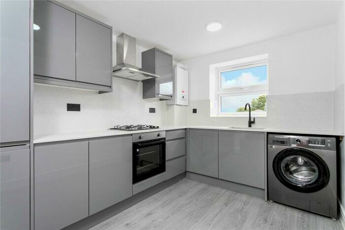 3 Bedroom Apartment To Rent In Birkbeck Mews, London, E8