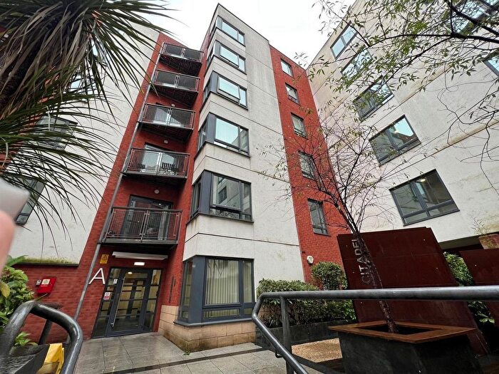 2 Bedroom Flat To Rent In The Citadel, Ludgate Hill, Manchester, M4