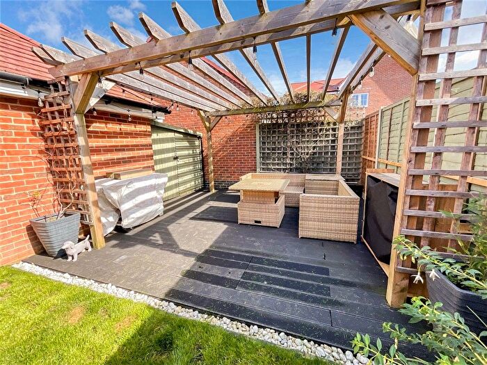 3 Bedroom Semi-detached House For Sale In Benjamin Gray Drive, Littlehampton, West Sussex, BN17