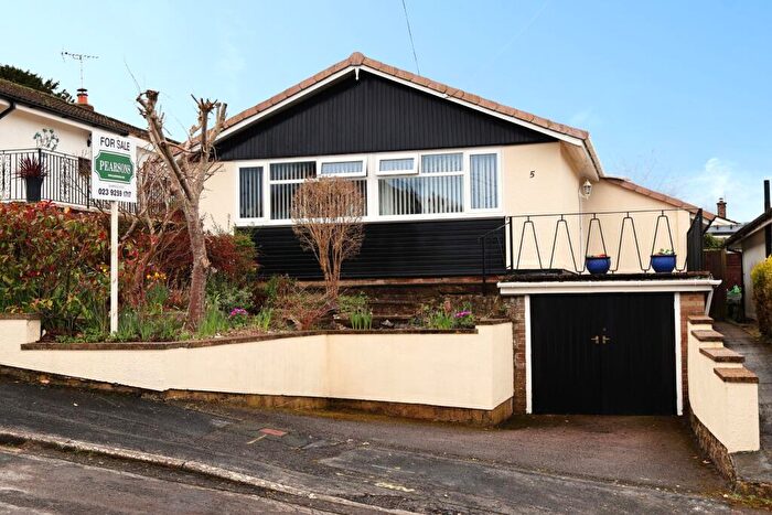 3 Bedroom Detached Bungalow For Sale In Wode Close, Horndean, PO8