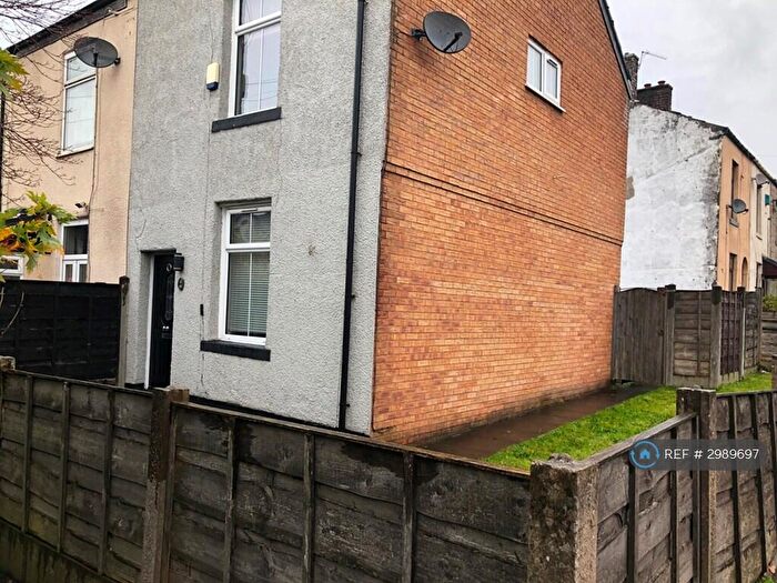 3 Bedroom End Of Terrace House To Rent In Croft Lane, Bury, BL9
