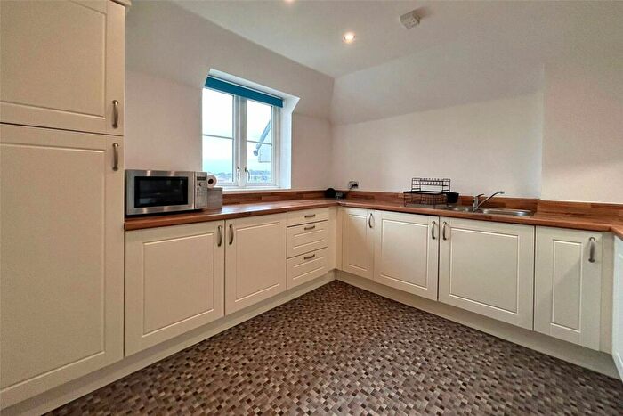 1 Bedroom Flat For Sale In Coppice Square, Aldershot, Hampshire, GU12