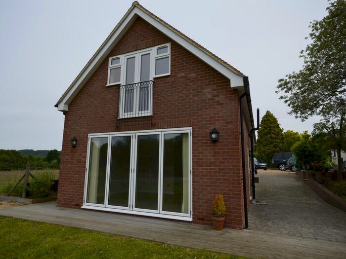 2 Bedroom Detached House To Rent In Hockers Lane, Weavering, Maidstone, Kent, ME14