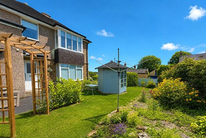 2 Bedroom Apartment For Sale In The Drive, Halifax, West Yorkshire, HX3