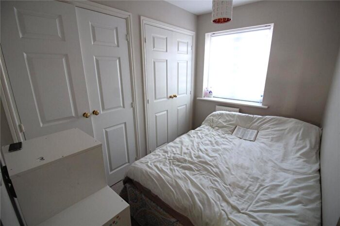 3 Bedroom Terraced House For Sale In Queen Elizabeth Drive, Swindon, Wiltshire, SN25