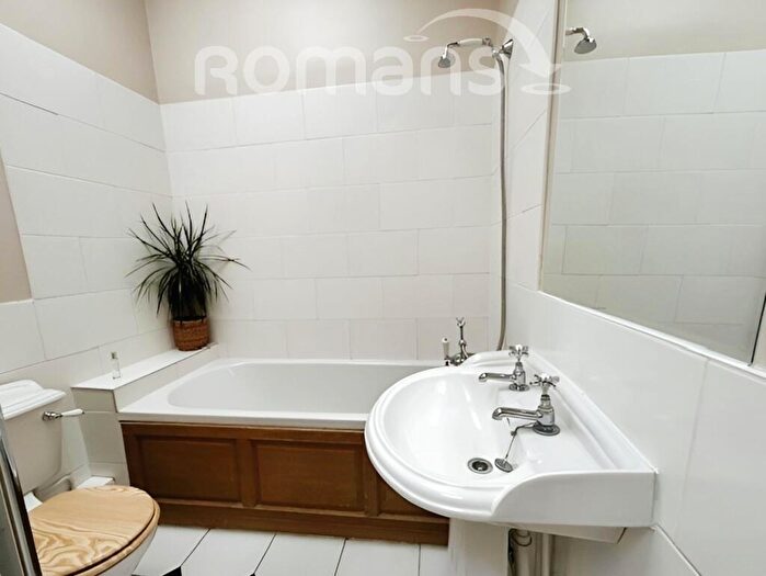 2 Bedroom Apartment To Rent In Rectory Road, SL6