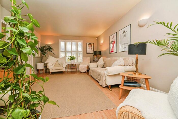 3 Bedroom Mews For Sale In Clare Street, Cheltenham, Gloucestershire, GL53