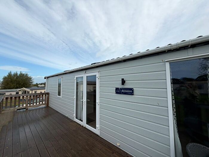 2 Bedroom Park Home For Sale In Holms Farm Road, Dalrymple, Ayr, KA6