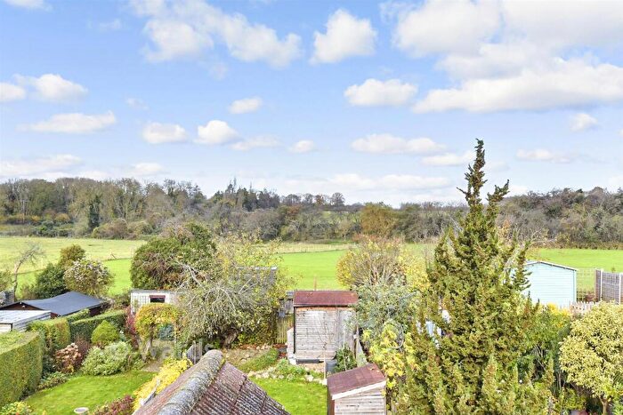 4 Bedroom Semi Detached House For Sale In Tonbridge Road, Maidstone, Kent, ME16