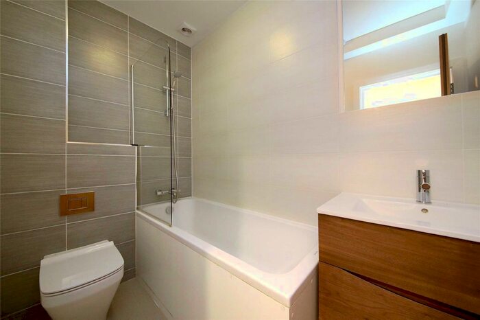 1 Bedroom Flat For Sale In Highway Court, Beaconsfield HP9