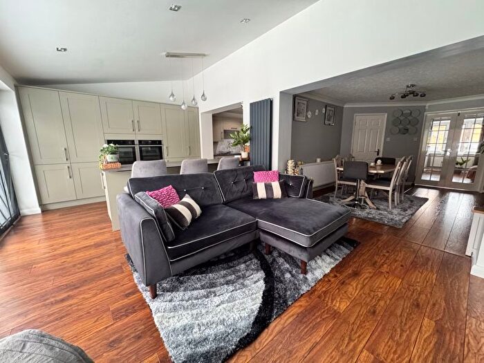 4 Bedroom Detached House For Sale In Cavendish Avenue, Pontefract, WF8