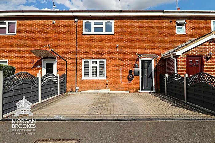 2 Bedroom Terraced House For Sale In Goldhanger Cross, Basildon, SS14