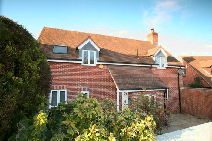 3 Bedroom Detached House To Rent In Littleworth, Oxon, OX33