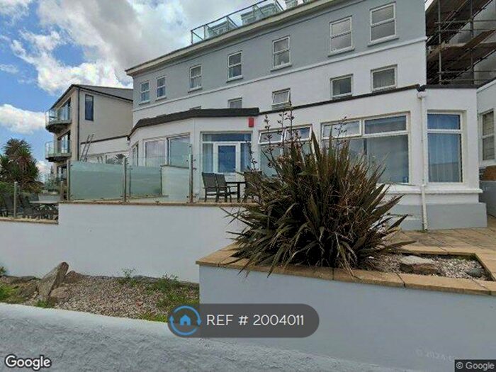 2 Bedroom Flat To Rent In Cliff Road, Cornwall, TR4