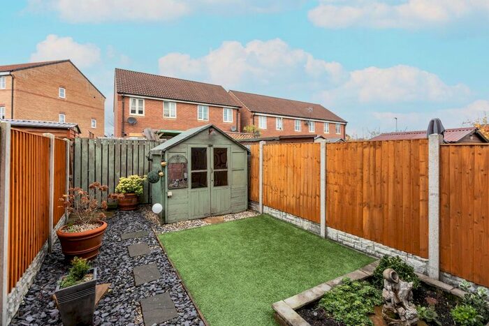 2 Bedroom Property To Rent In Rosehip Walk, Castleford, WF10