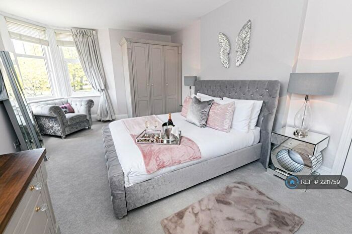 2 Bedroom Flat To Rent In Approach Road, Poole, BH14