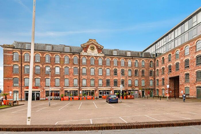 2 Bedroom Apartment For Sale In Queens Road, Nottingham, NG2