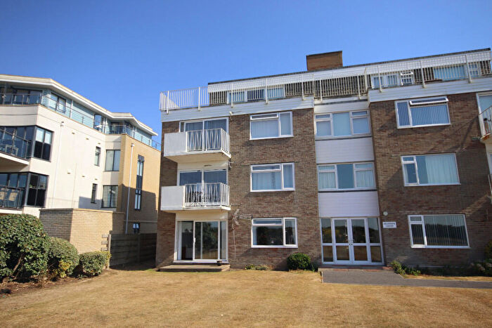 2 Bedroom Flat To Rent In Victoria Road, Milford On Sea, SO41