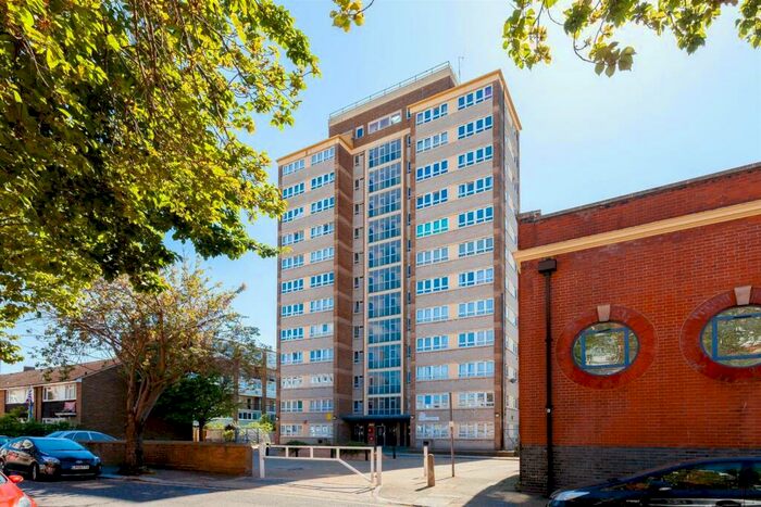 1 Bedroom Flat To Rent In Tuscan House, Knottisford Street, E2