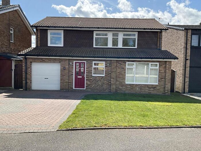4 Bedroom Detached House For Sale In Checkstone Avenue, Bessacarr, Doncaster, DN4