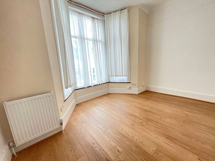 2 Bedroom Flat To Rent In Belgrave Road, Ilford, IG1