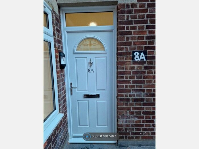 Studio To Rent In Carlton Parade, Orpington, BR6