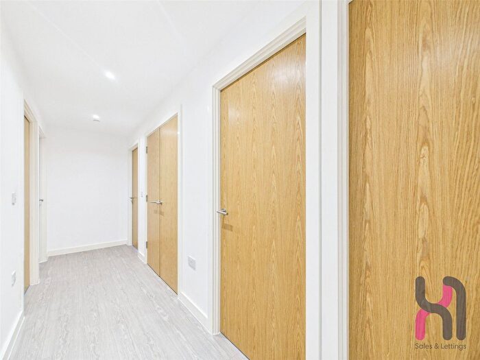 3 Bedroom Flat To Rent In The Landmark, Oldfield Road, Salford, M5
