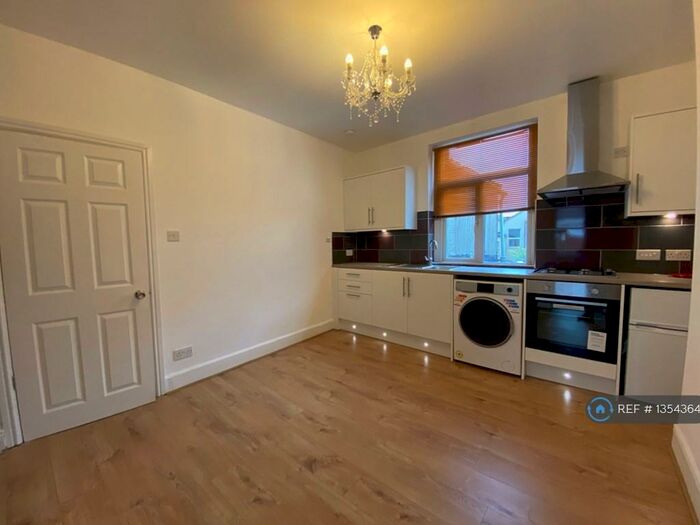 2 Bedroom Flat To Rent In Grosvenor Road, Bristol, BS2